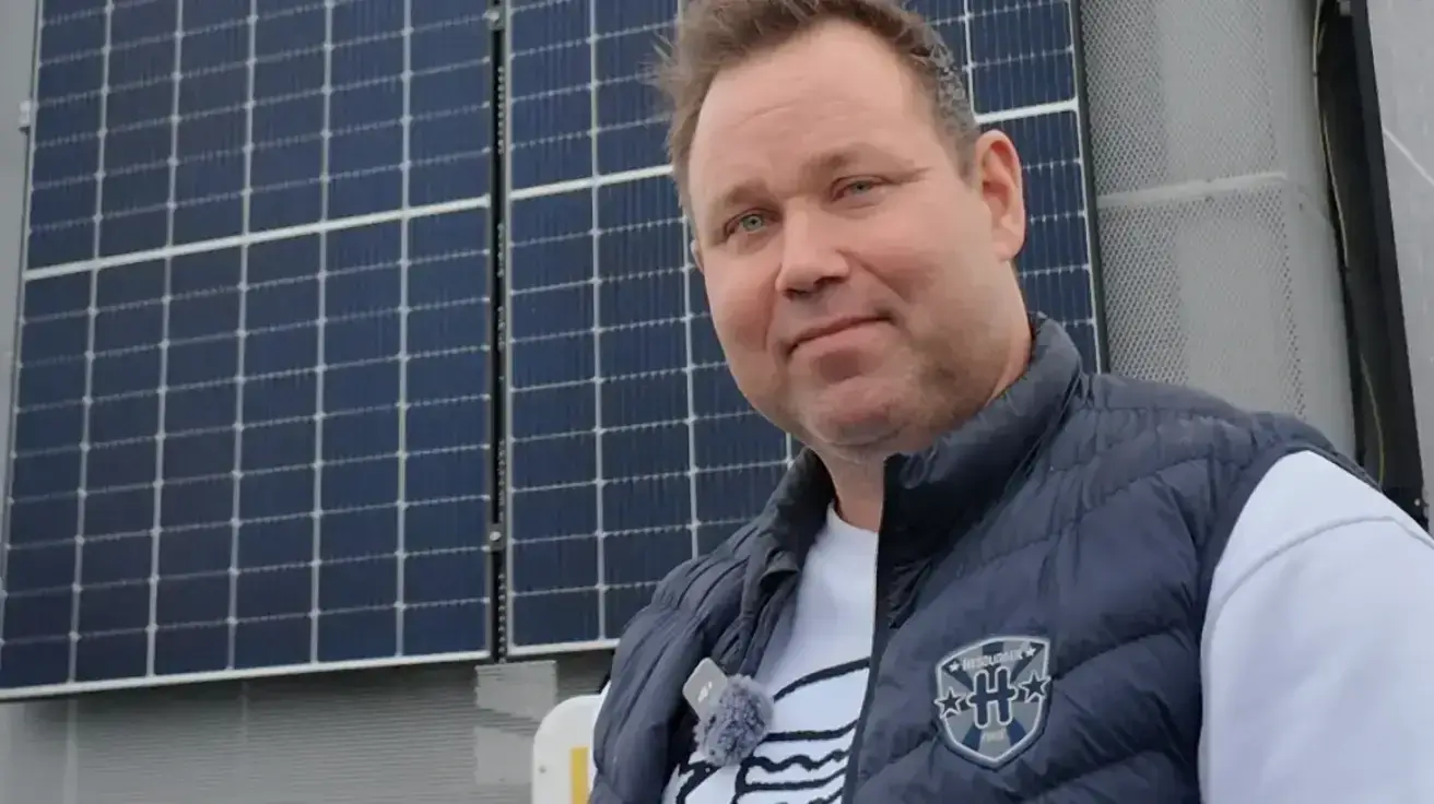 Aurinkoenergialla kohti hiilineutraaliutta – PlayGreen toimittanut yli puolet Hesburgerin aurinkovoimaloista