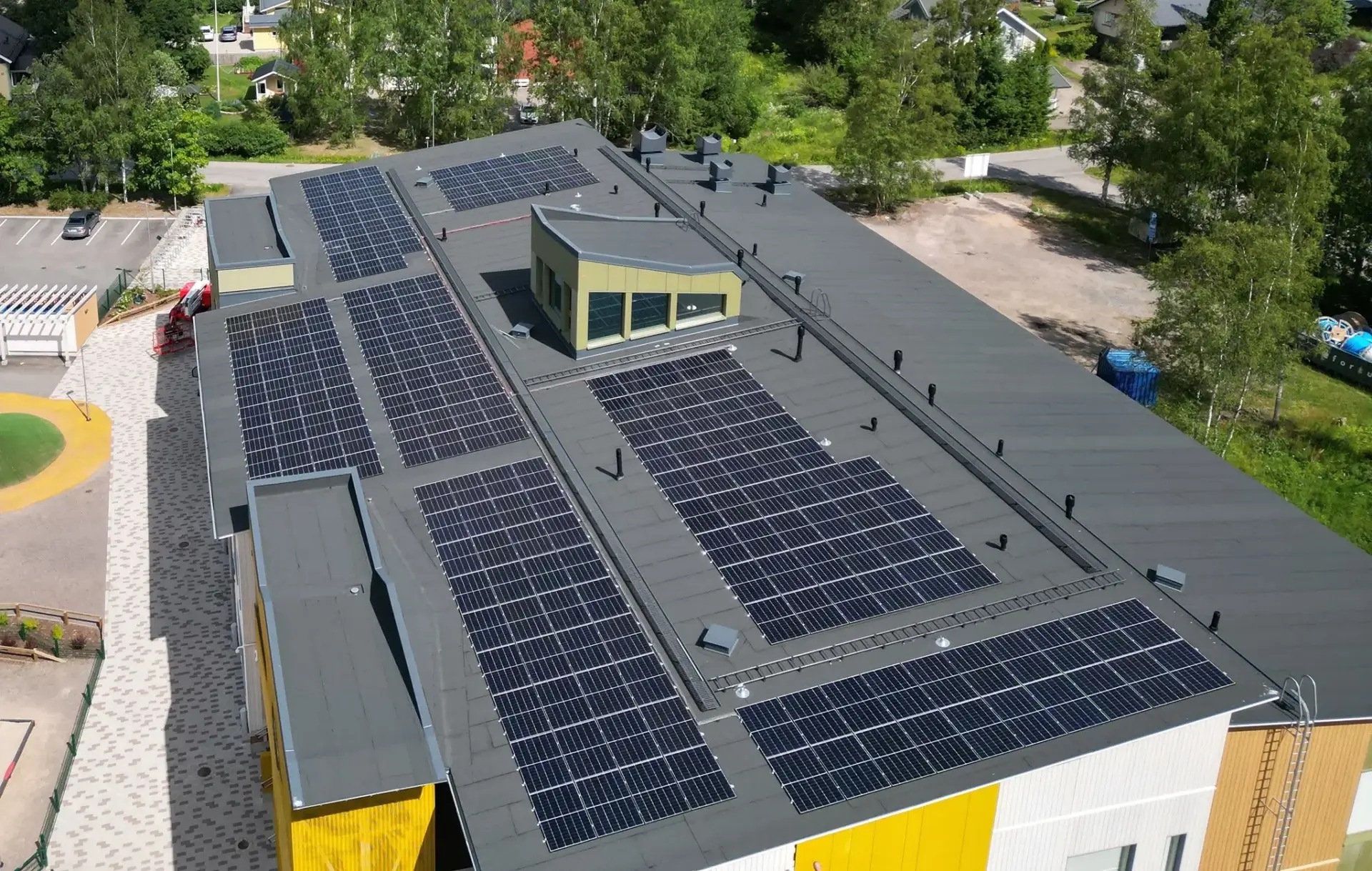 Ekologista aurinkoenergiaa päiväkotiin – Jokiuoman päiväkoti